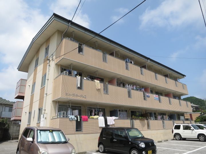 エルヴィラージュIIの外観