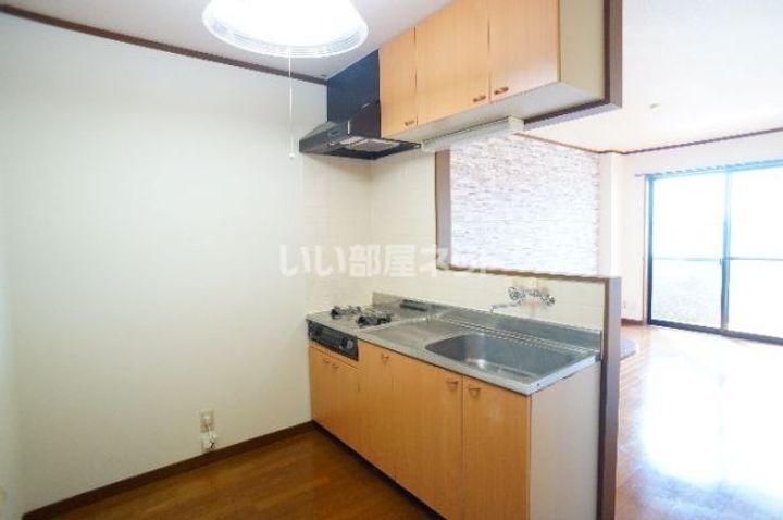 群馬県伊勢崎市太田町(マンション)の賃貸物件のキッチン
