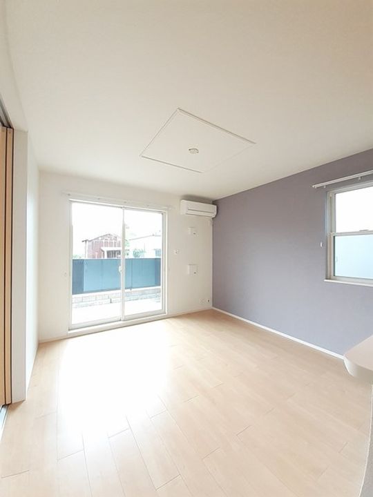 ロータス南島田の居間