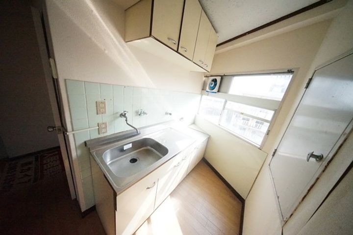 山口県下関市赤間町(マンション)の賃貸物件のキッチン