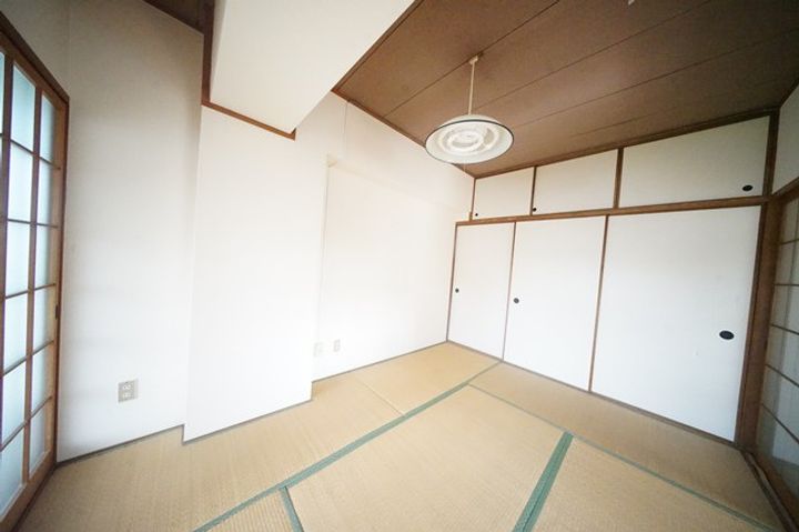 山口県下関市赤間町(マンション)の賃貸物件の居間