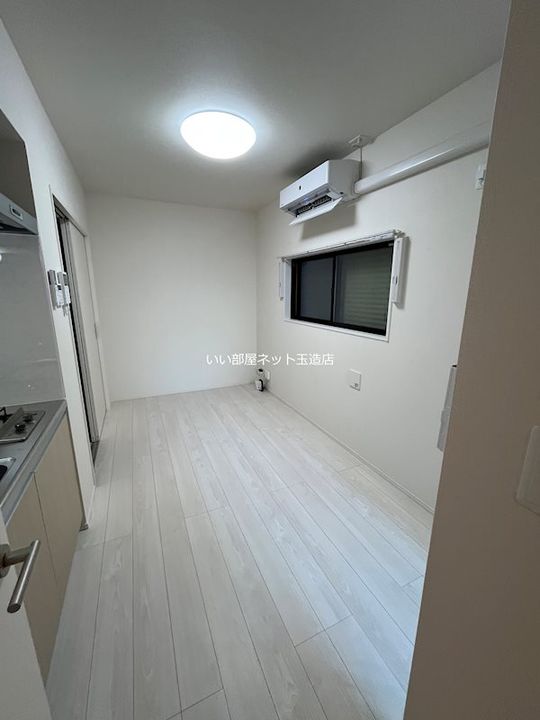 大阪府大阪市生野区中川東2(アパート)の賃貸物件の居間