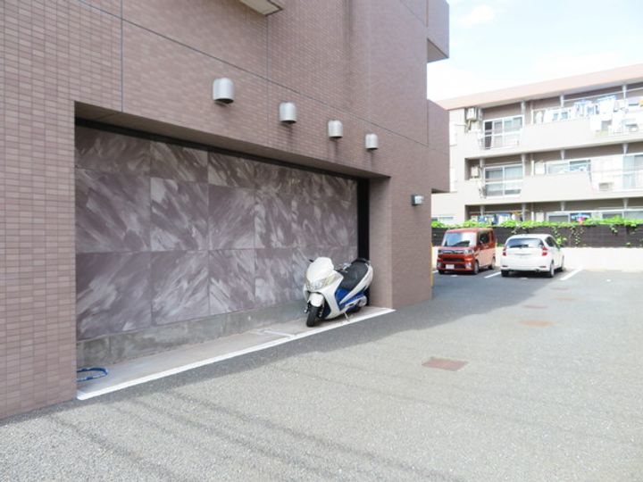 フォンティーヌ弐番館の地図