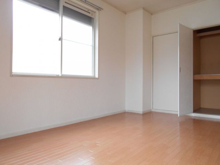 コスモハチヤの居間