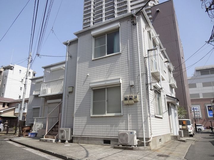 コスモハチヤの外観