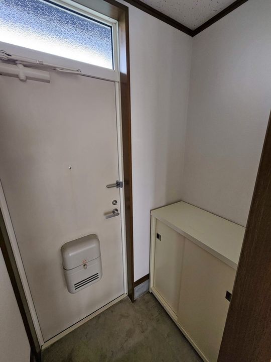 タウンハイツ久屋原Cの玄関