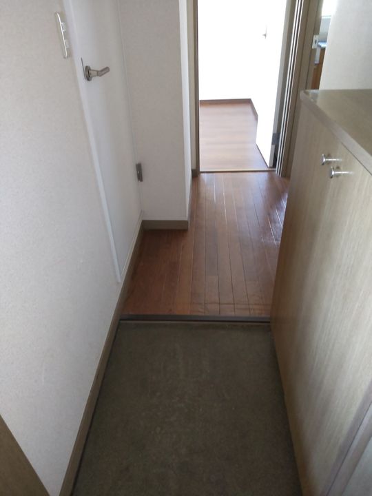 メゾンエミネンスの玄関