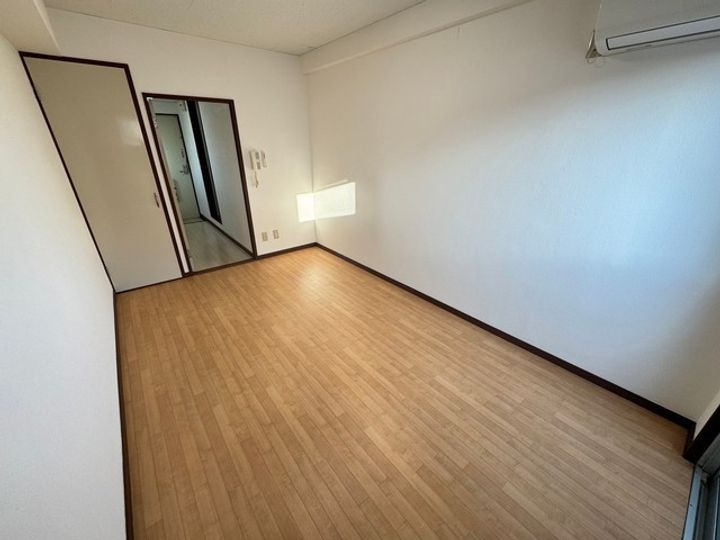 ハイツ福龍の居間