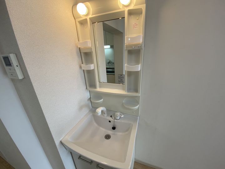 ロイヤルマンション上小出の内装