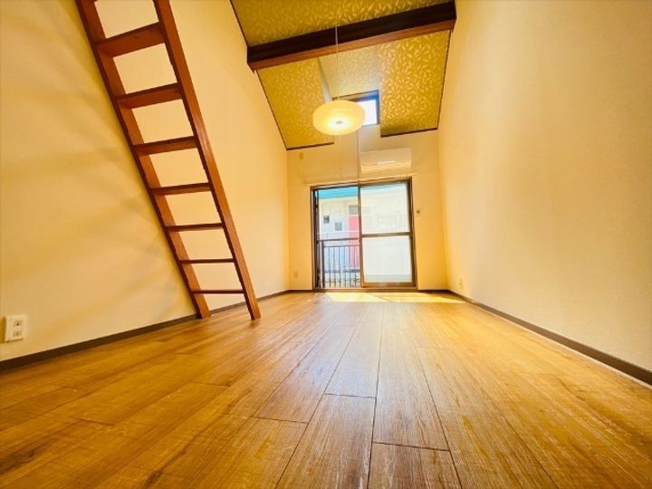 第2アーバンヒル国立の居間