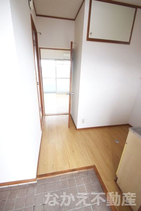 徳島県小松島市横須町(マンション)の賃貸物件の玄関