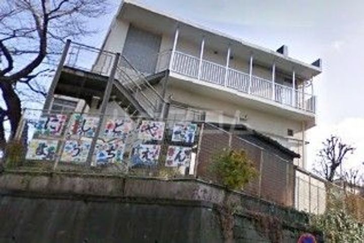 エイティハウスの周辺