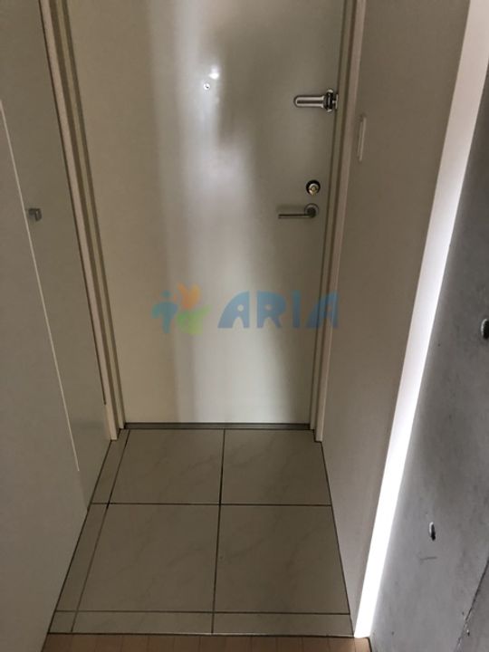 JOYCUBE三ッ沢の玄関