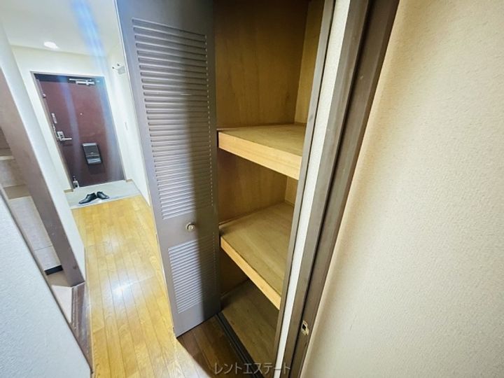 大阪府大阪市住吉区杉本1(マンション)の賃貸物件の玄関