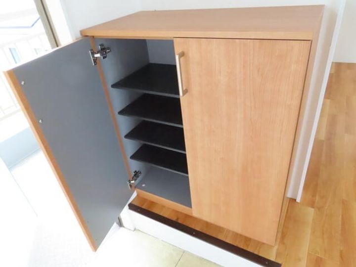 金子ハイツの玄関