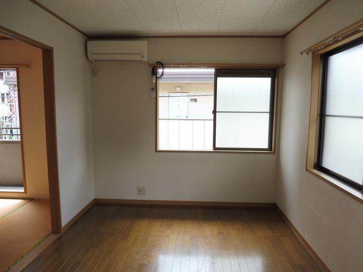 アネックス湯河原の居間