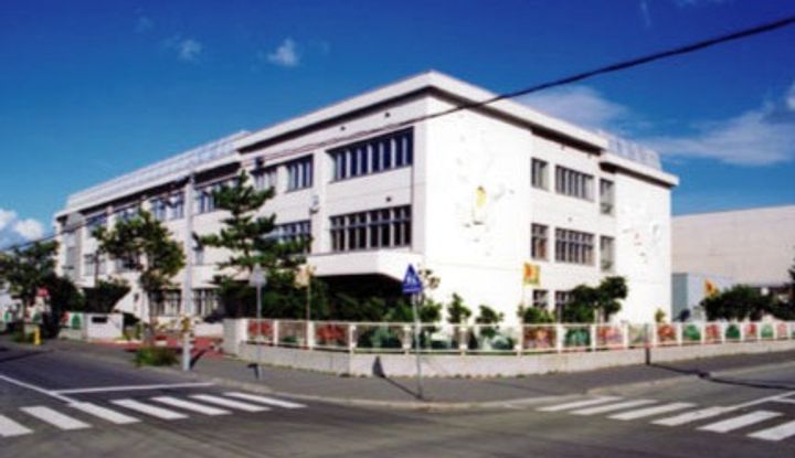 ロイヤル東苗穂Vの周辺