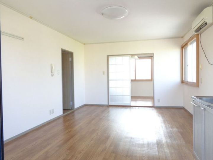 広島県福山市神辺町大字新湯野(アパート)の賃貸物件の居間