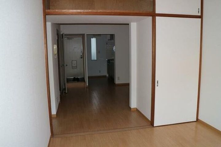 りぶいんしらゆり星の内装