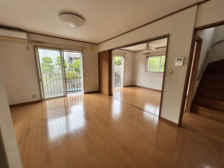 神奈川県鎌倉市稲村ガ崎5(一戸建)の賃貸物件の居間