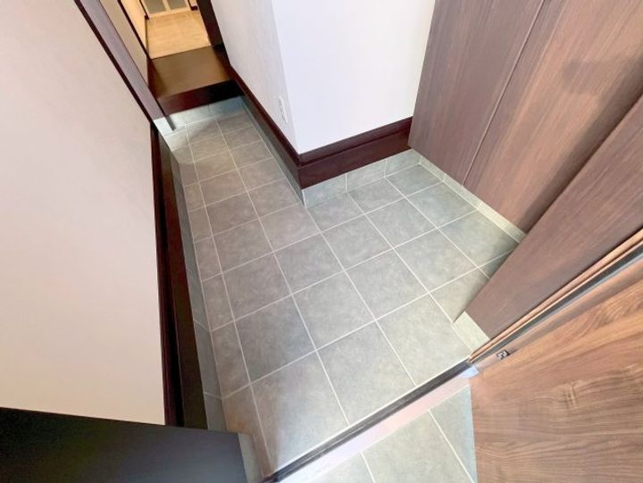 プロスパーベイス南巽の玄関