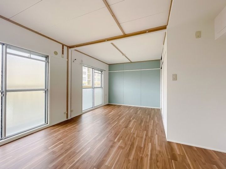 公社賃貸SMALIO 下田部Bの居間