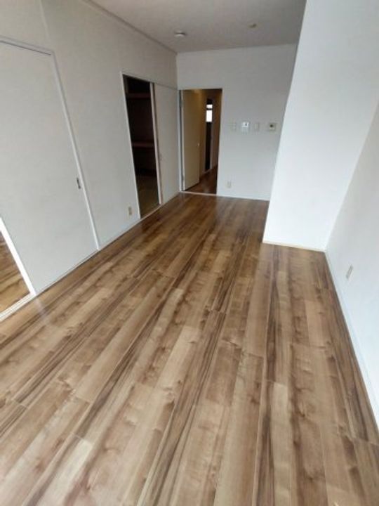 福徳ハイツの居間