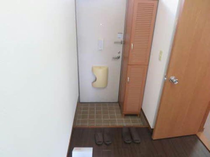 サンクチュアリー・コーポCの玄関