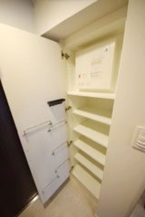 東京都千代田区神田神保町1(マンション)の賃貸物件の玄関