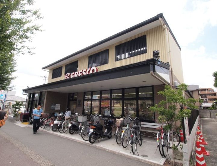 ピュアー紙屋川の周辺