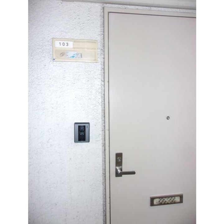 タプラ下荻野の玄関