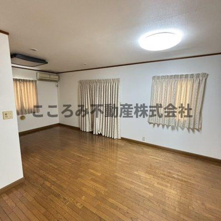 大阪府枚方市香里園山之手町(一戸建)の賃貸物件の居間