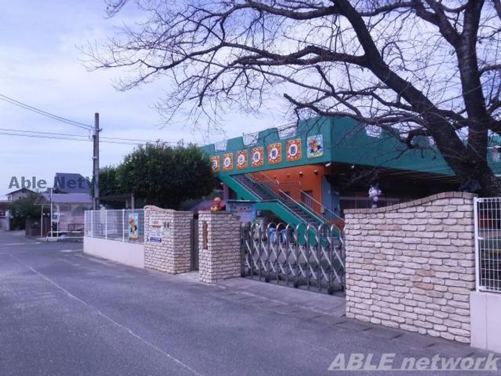 レーベンカーサ B棟の周辺
