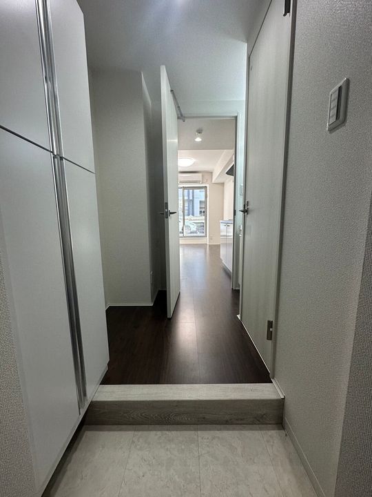 b’CASA川崎IIIの玄関