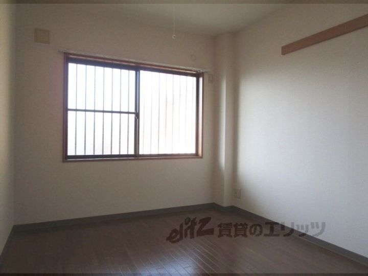 クレストコートの居間