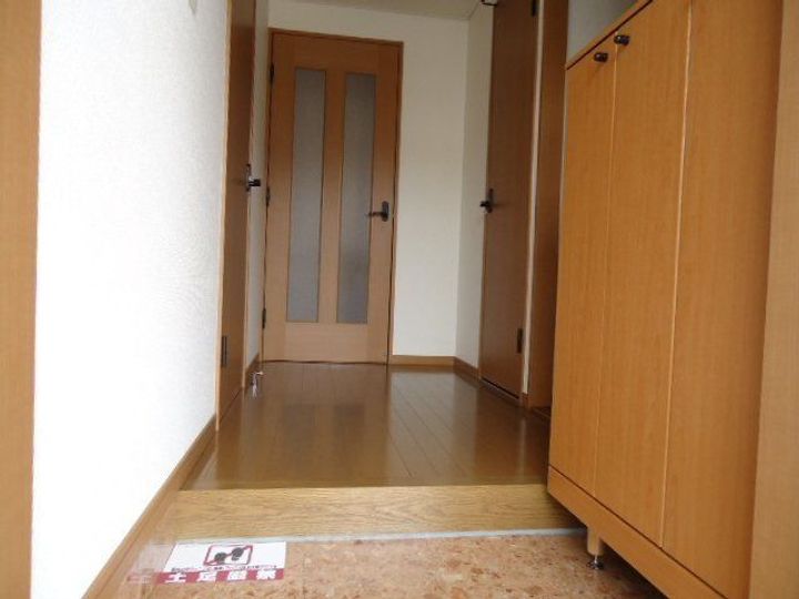 愛知県名古屋市守山区桔梗平2の賃貸アパートの玄関