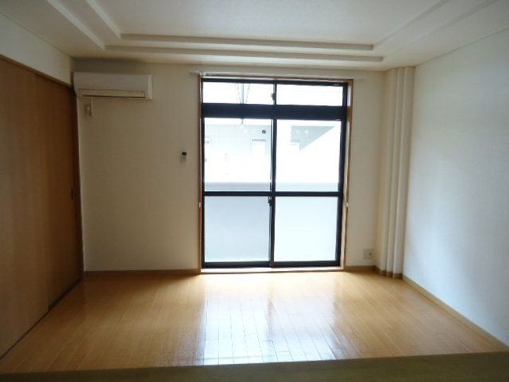 愛知県名古屋市守山区桔梗平2の賃貸アパートの居間