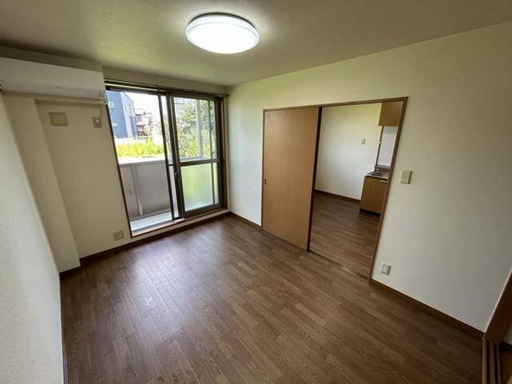 Home‘likeすももの居間