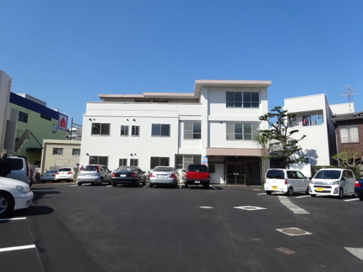 駅前ハイツの外観