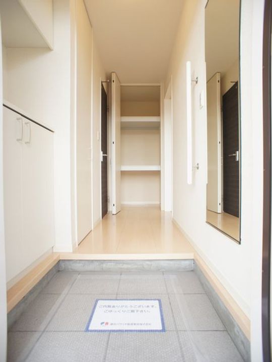 メゾンLaLaの玄関