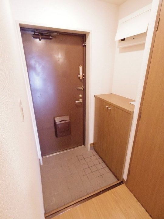 埼玉県朝霞市溝沼2(マンション)の賃貸物件の玄関