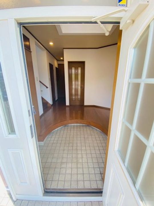 千葉県千葉市若葉区千城台西1(一戸建)の賃貸物件の玄関