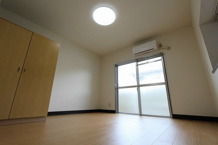 馬込川マンションの居間