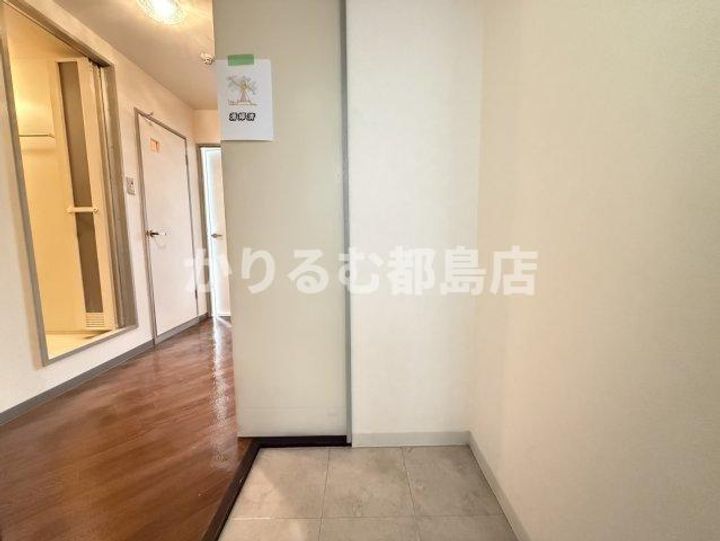 リバティ旭の玄関