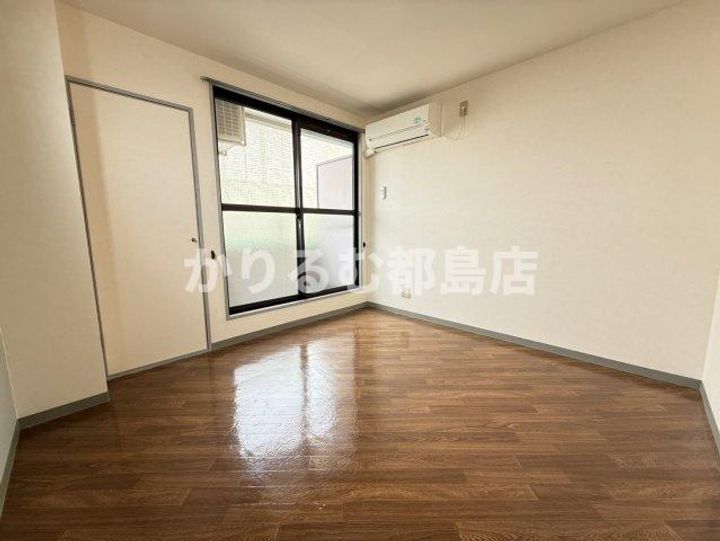 リバティ旭の居間