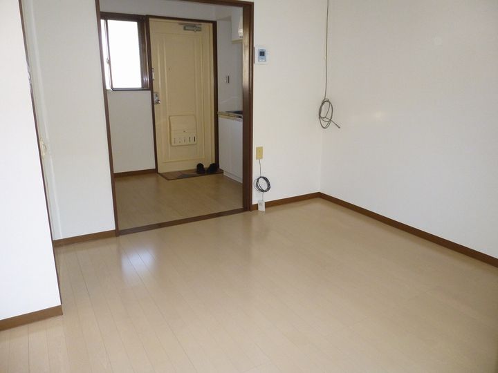 ドウェル湯河原の居間