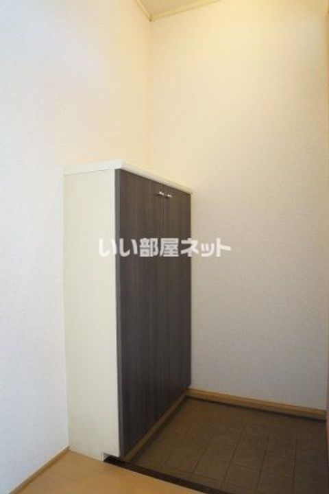 群馬県太田市古戸町(アパート)の賃貸物件の玄関
