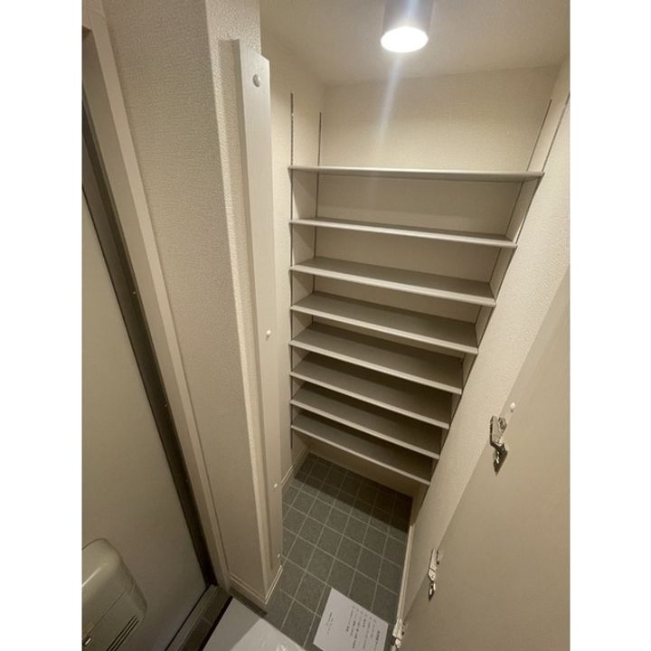 アザック花園の内装