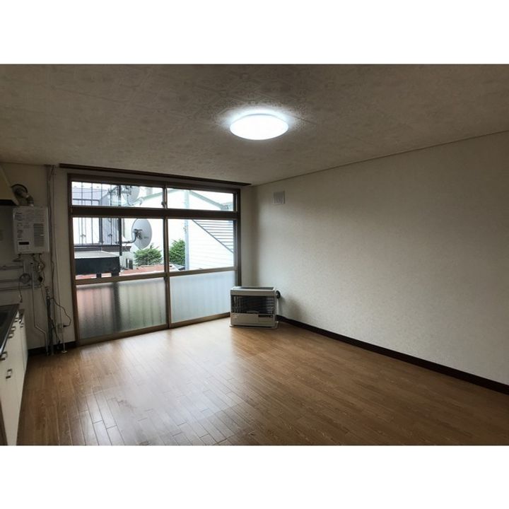 クリスタルマンションの居間