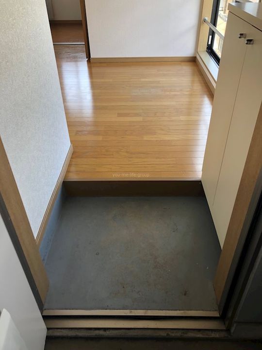 中川ビルの玄関